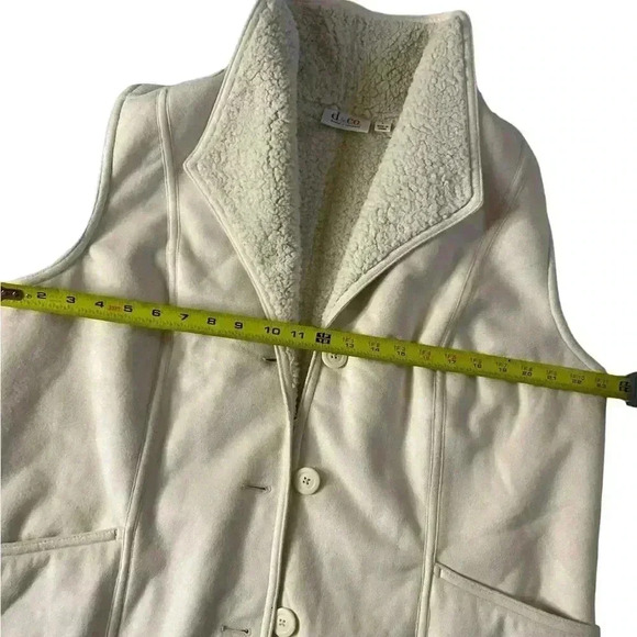 D & Co Faux Sherpa Button-up Vest size Large off white - Picture 5 of 7